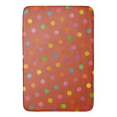 可愛いモダンおもしろい数々のテラコッタ色水玉模様 バスマット (正面縦)