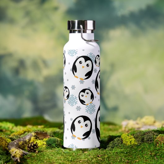 可愛いモダンレインボーペンギンのグラデーション ウォーターボトル (アウトドア)