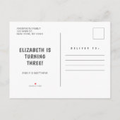 可愛いモダンレインボーユニコーン写真誕生日 インビテーションポストカード (裏面)