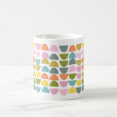 可愛いモダン春色の幾何学模様 コーヒーマグカップ (中央)