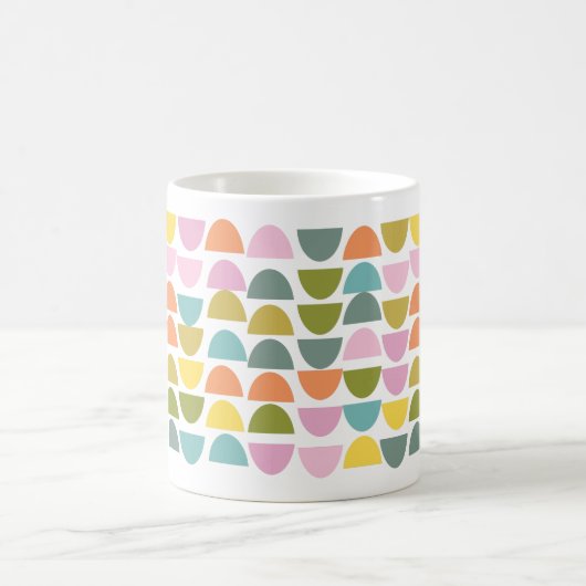 可愛いモダン春色の幾何学模様 コーヒーマグカップ (中央)