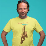 可愛いモンキーつるグラフィックとは Tシャツ<br><div class="desc">バーのつるサルは、このグラフィックT字のHOW IS ITつるのスローガンに付随する。サルは茶色と濃い日焼けしており、ダークタンでレタリングを調整している。</div>