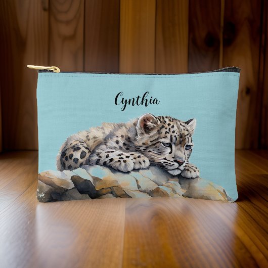 可愛いユキヒョウのカブとライトブルースカイモノグラム アクセサリーポーチ