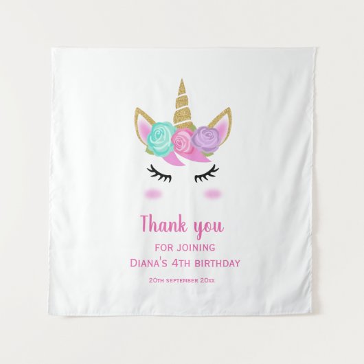 可愛いユニコーン4歳の誕生日感謝してい女の子を後ろに タペストリー (正面)