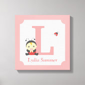 可愛いラディバグベビーガール子供部屋レターネームプリント キャンバスプリント (正面)