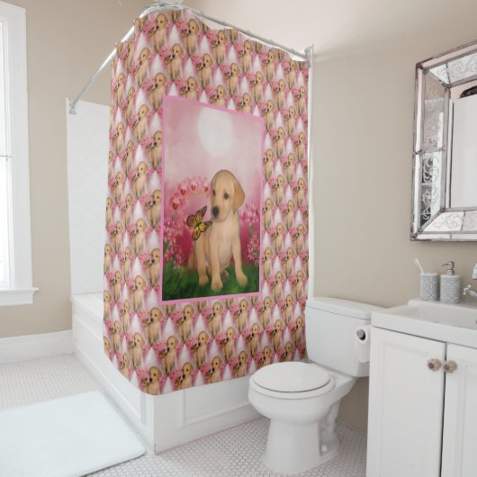 可愛いラブラドールレトリエバーパピーバタフライパターン シャワーカーテン (インサイチュ)
