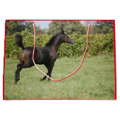 可愛いランニングウマの庭を ラージペーパーバッグ (正面)