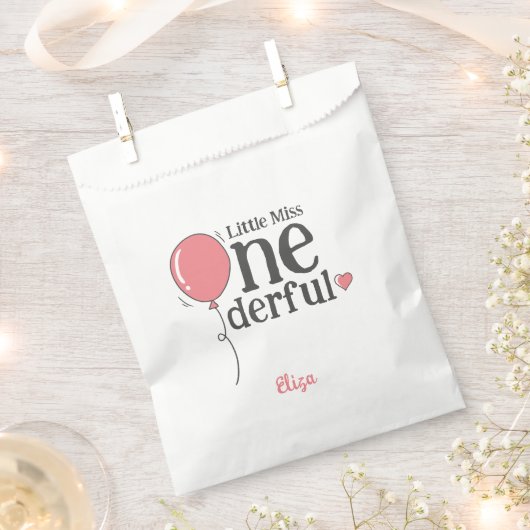 可愛いリトル恋しく思オネダーフル第1誕生日ピンク フェイバーバッグ (クリップ留めされた状態)