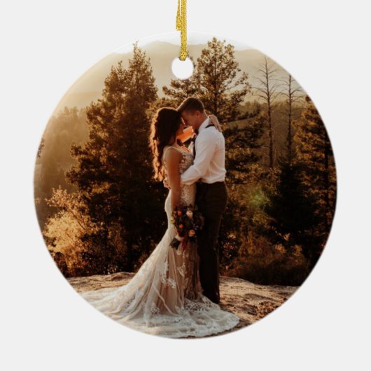 可愛いリース初めてのクリスマスMr.And Mrs. Photo セラミックオーナメント (裏面)