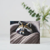 可愛いルーンが柔らかい毛布に囲まれた ポストカード (スタンド正面)