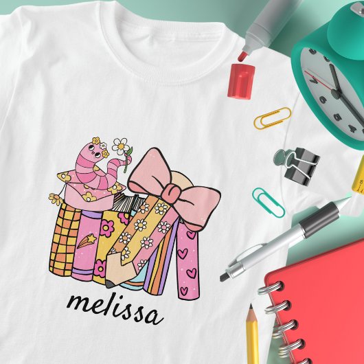 可愛いレトログルーヴィーピンクの鉛筆ブックコケット Tシャツ