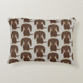 可愛いロングヘアチョコレートブラウンダックスシャンドパターン アクセントクッション (裏面)