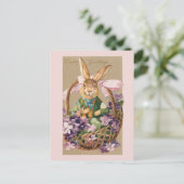 可愛いヴィンテージイースターバニーとバスケットとヴィオレット ポストカード (スタンド正面)