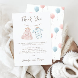 可愛いヴィンテージピンク青の赤ちゃん服ジェンダーが登場 サンキューカード