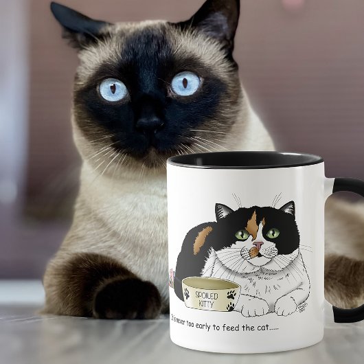 可愛い三毛猫に餌をあげて ピンク マグカップ