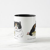 可愛い三毛猫に餌をあげて ピンク マグカップ (中央)