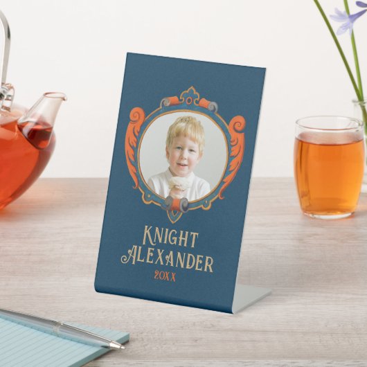 可愛い中世の盾コート腕の騎士の写真 台座サイン (インサイチュ)