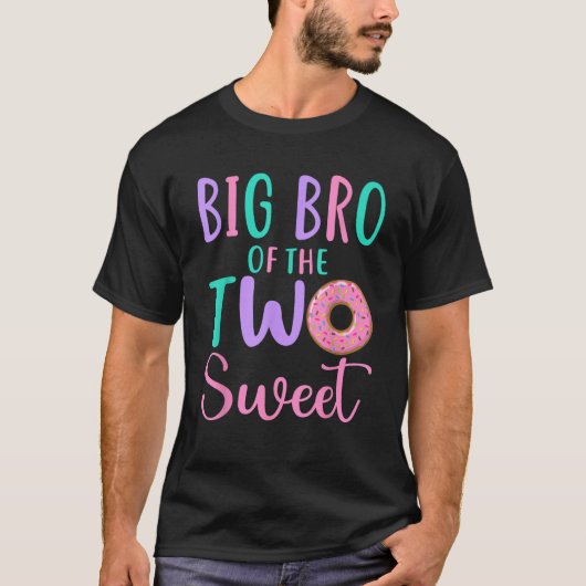 可愛い兄弟の上の兄さん 2歳の誕生日おめでとう Tシャツ (正面)