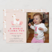 可愛い全体ラマおもしろいピンク最初の誕生日写真 招待状 (正面/裏面)