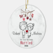可愛い初めてのクリスマス結婚した漫画カップル セラミックオーナメント (左)
