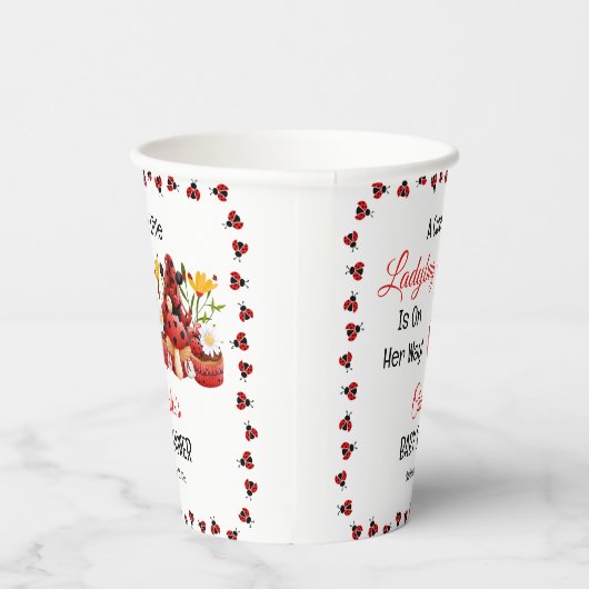 可愛い可愛いテントウムシが赤ちゃんシャワーを浴びる 紙コップ (右)