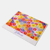 可愛い可愛かわいらしらしいピンクブルーイエローパープルデイジー ドアマット (アングル)