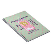 可愛い可愛らしいクマにピンクの新生児日記 ノートブック (右側)