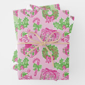 可愛い名門私立校風のクリスマスピンク&グリーンプレゼント&ボウ ラッピングペーパーシート (インサイチュ)