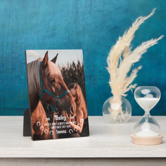 可愛い天使がホーフ馬の写真を記念撮影 フォトプラーク (側面)