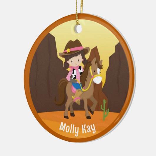 可愛い女性のカーボーイパーソナライズされたキッズネームクリスマス セラミックオーナメント (左)