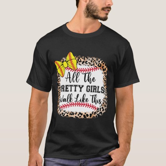 可愛い娘全員こう歩く ソフティボウ Tシャツ (正面)