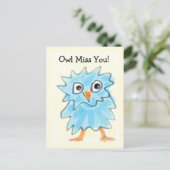 可愛い子供っぽい青い水色の恋しく思フクロウ ポストカード (スタンド正面)