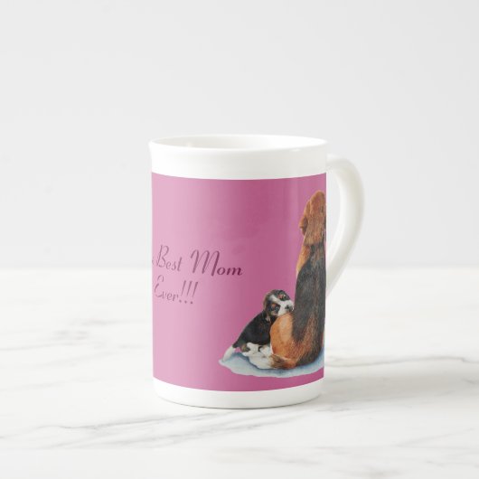 可愛い子犬の赤ちゃんママ犬とマムスローガン ボーンチャイナマグカップ (正面右)