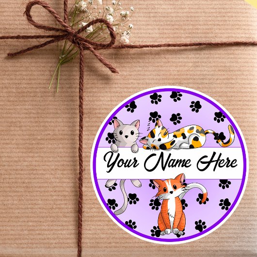 可愛い子猫のラウンド付き紫クラシック色の背景 ラウンドシール