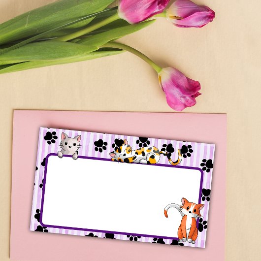 可愛い子猫を手に紫色の10" x 6" ポストイット