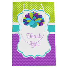 可愛い孔雀グリーンとパープル誕生日ありがとう ミディアムペーパーバッグ