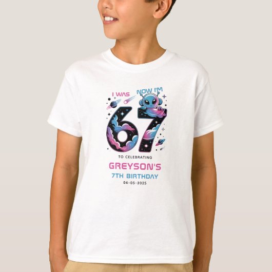 可愛い宇宙の7歳の誕生日 | 六歳と七歳 Tシャツ (正面)