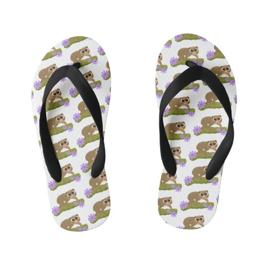 可愛い幸せな遅いロリス上の枝の漫画 キッズビーチサンダル (フットベッド)