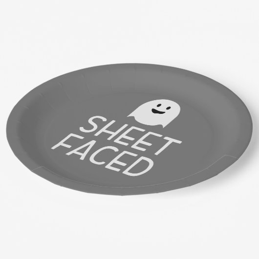 可愛い幽霊とシートおかしなハロウィンパーティーに直面 ペーパープレート (アングル)