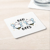 可愛い幽霊ブビーツ – 白い上の面白いハロウィーン スクエアペーパーコースター (アングル)