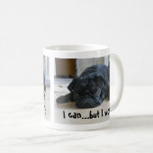 可愛い怠惰ブラックパグパピー私は行かない コーヒーマグカップ (正面右)