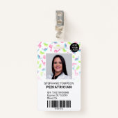 可愛い恐竜の小児科の写真ロゴコード バッジ (正面クリップ)