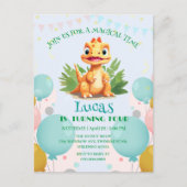 可愛い恐竜の野生のジャングル動物園の誕生日パーティーの少年 インビテーションポストカード (正面)