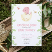 可愛い恐竜ハッチングもうすぐピンクの女の子の赤ちゃんシャワー 招待状