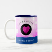 可愛い感謝と賛美ハートあなたの名前をピンクに追加 ツートーンマグカップ (左)