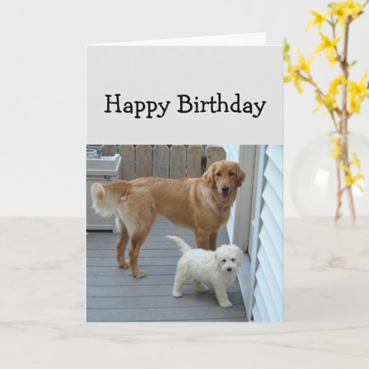 可愛い救済犬のユ食べーマをケーキに誕生日 カード (黄色い花)