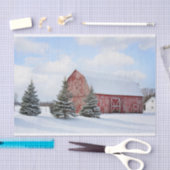 可愛い松の木が生えた大きな風化赤い納屋 薄葉紙 (クラフト)