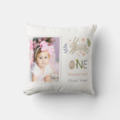 可愛い水の色バニーベビーガール誕生写真 クッション (正面)