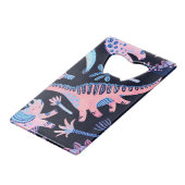 可愛い漫画の恐竜のパターン。 クレジットカード栓抜き (正面アングル)