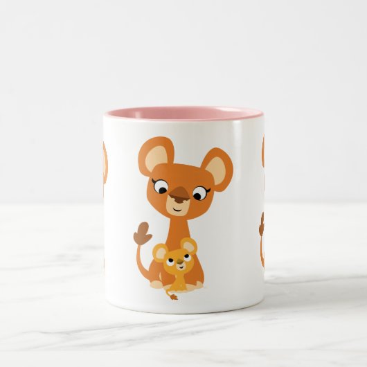 可愛い漫画の母の雌ライオン ツートーンマグカップ (中央)